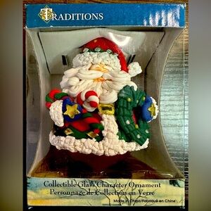 NWT Traditions Santa Ornament Holding Wreath​​​